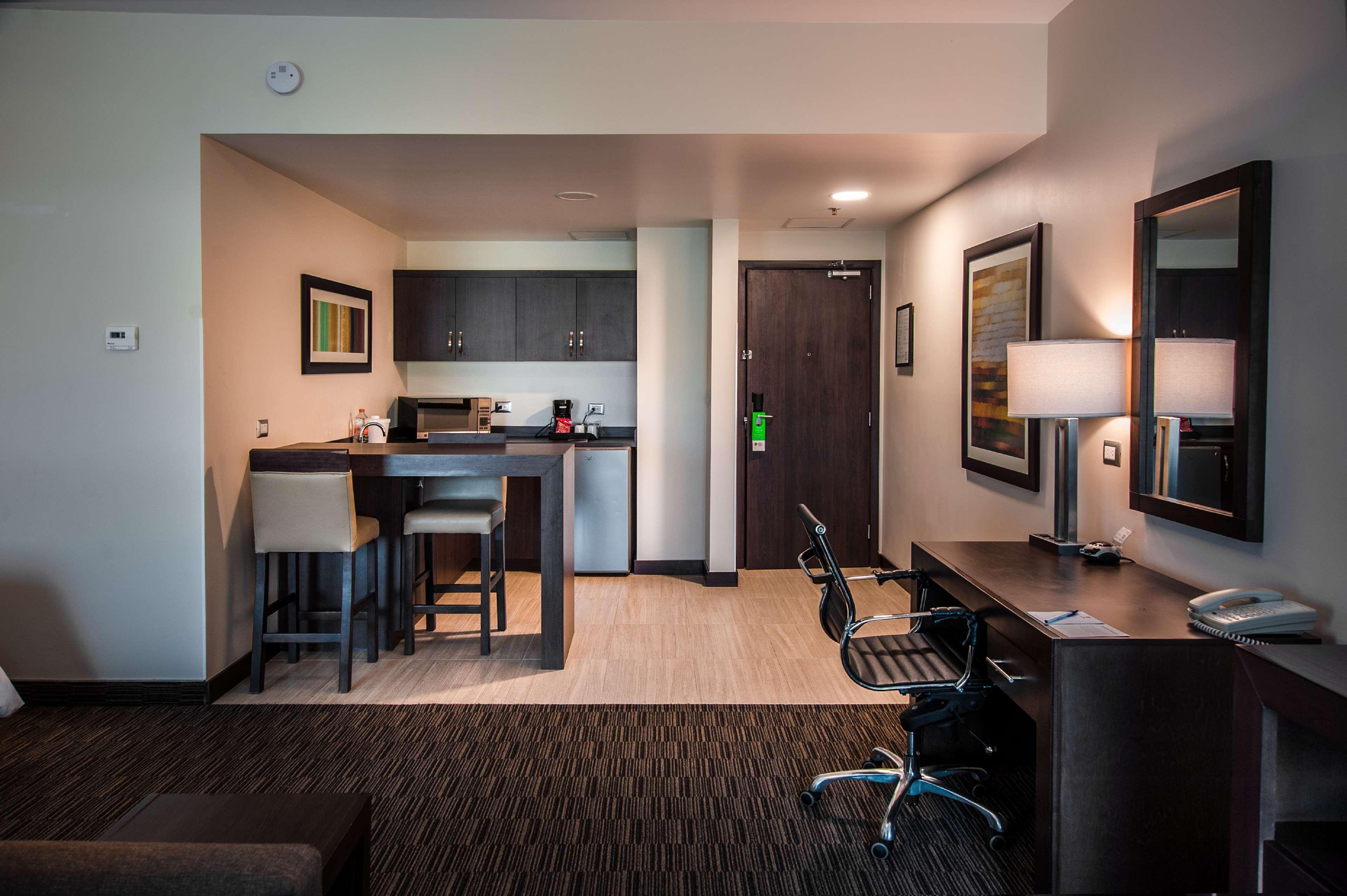 Best Western Plus Chihuahua Juventud Exterior photo