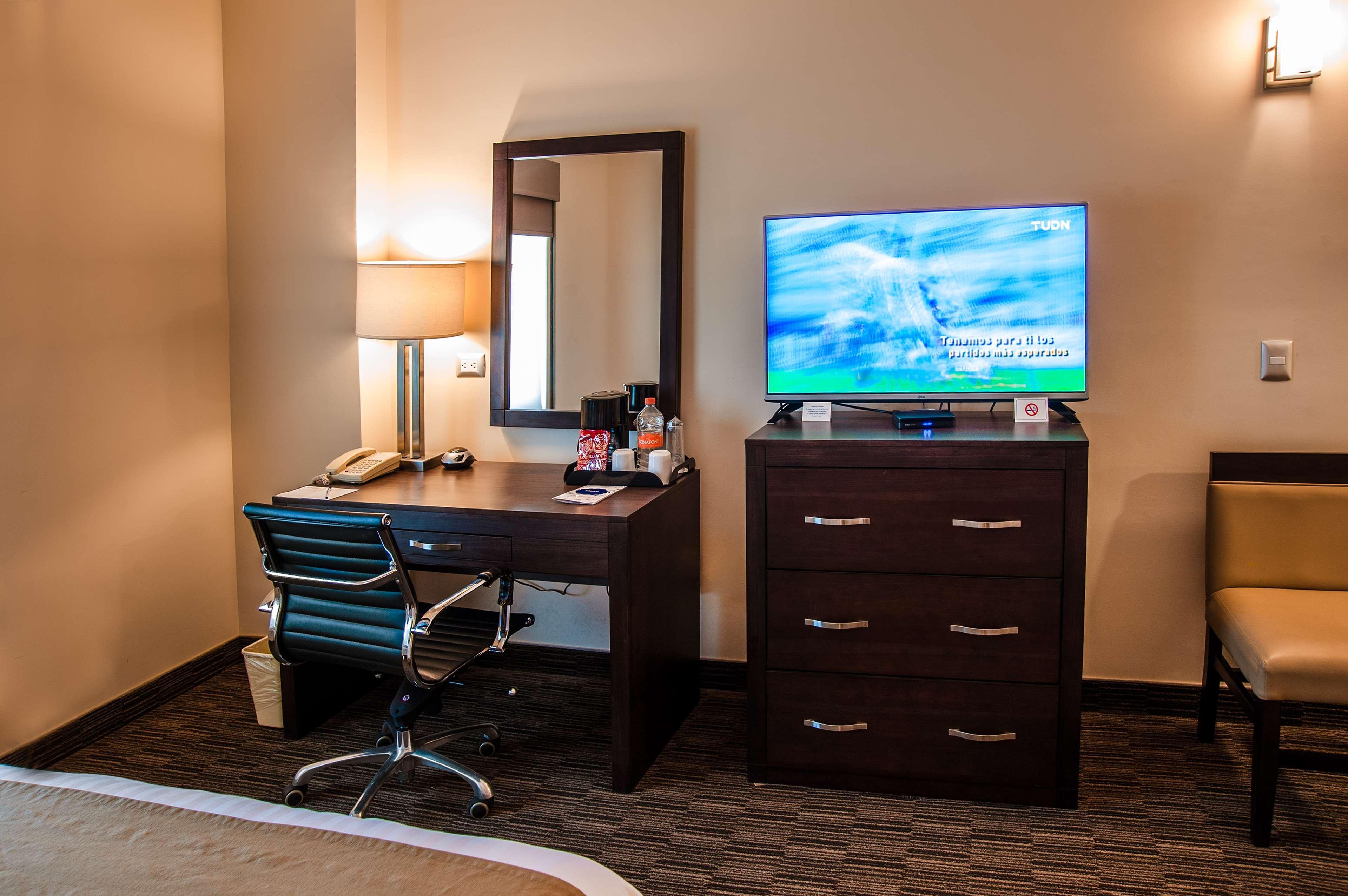 Best Western Plus Chihuahua Juventud Exterior photo