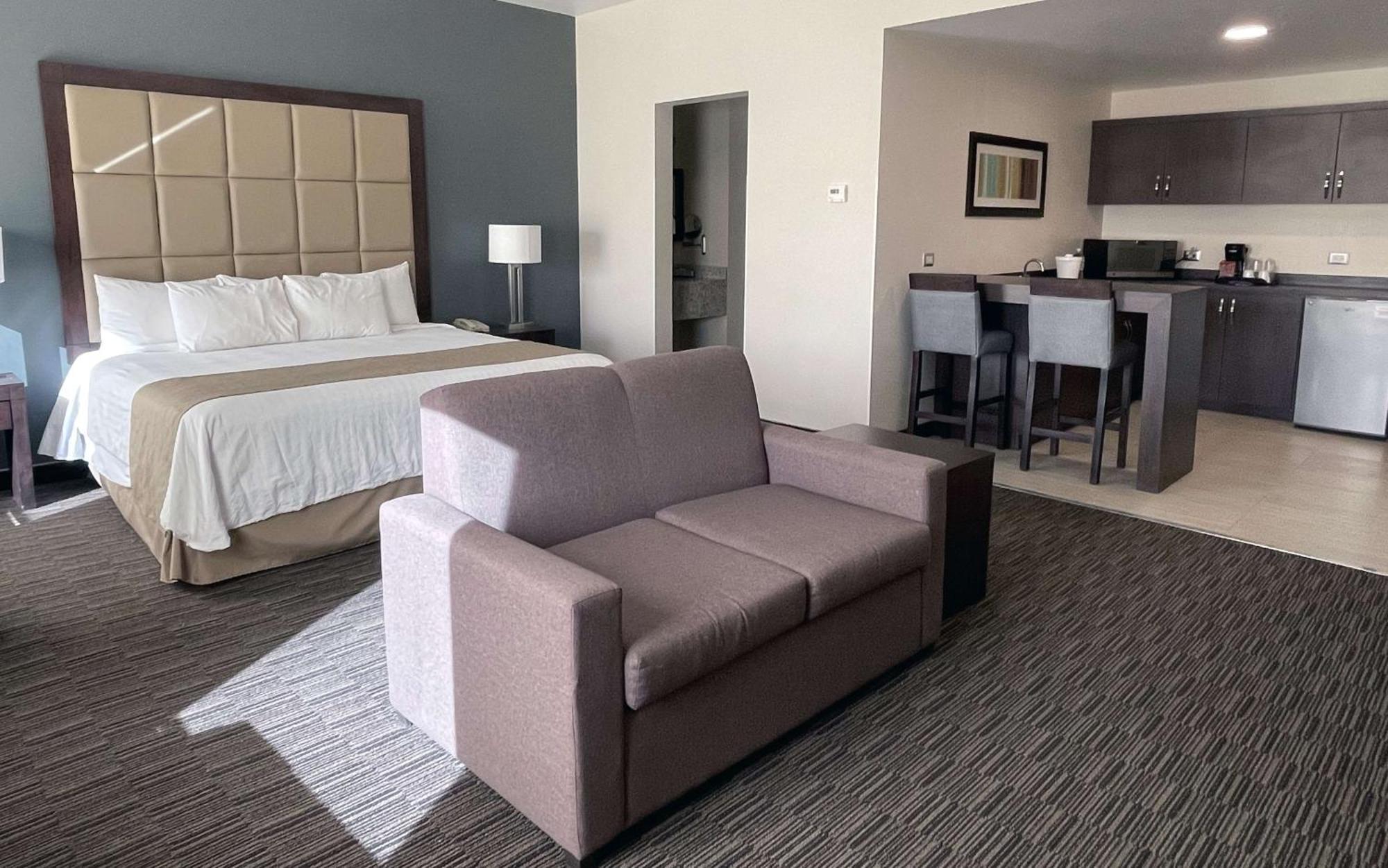 Best Western Plus Chihuahua Juventud Exterior photo